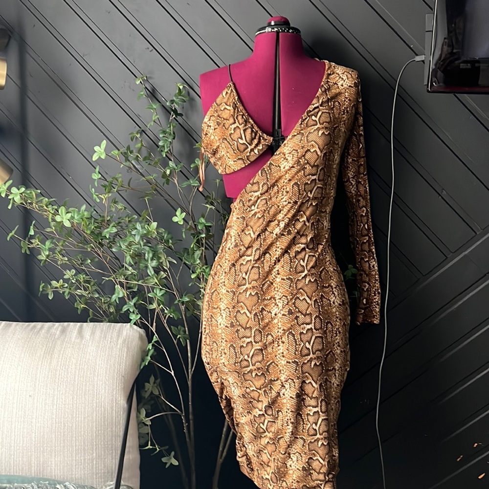 Snake prints mid dress